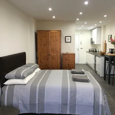 Stunning Studio.seaview With Balcony And Pool. Apartamento *