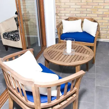Stunning Studio.seaview With Balcony And Pool. Apartment *